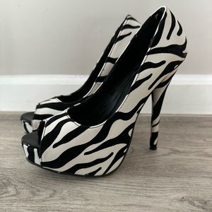 Zebra heels pumps Size 7